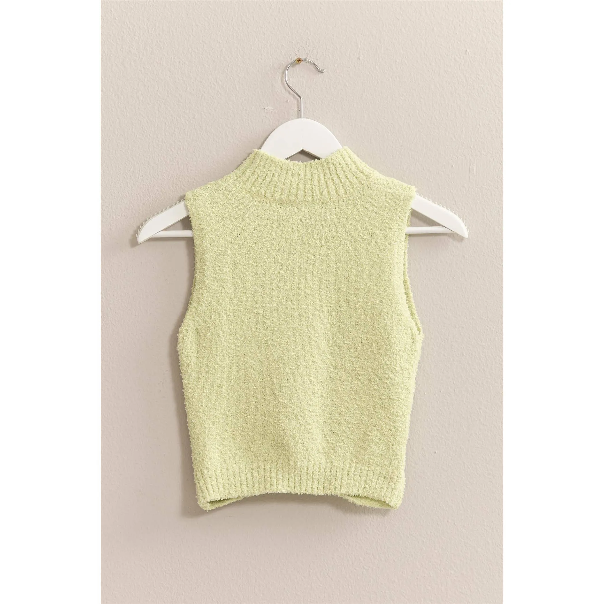 SLEEVELESS FUZZY KNIT TOP: CREAM