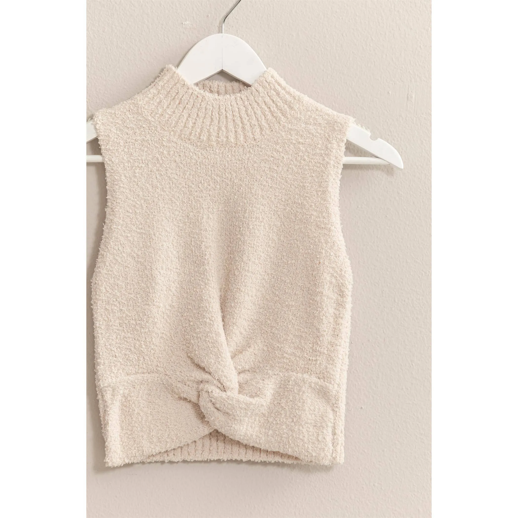 SLEEVELESS FUZZY KNIT TOP: CREAM