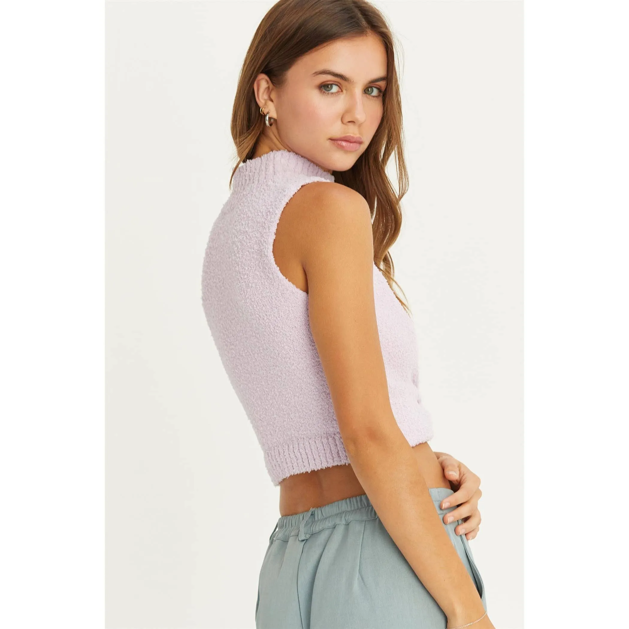 SLEEVELESS FUZZY KNIT TOP: CREAM