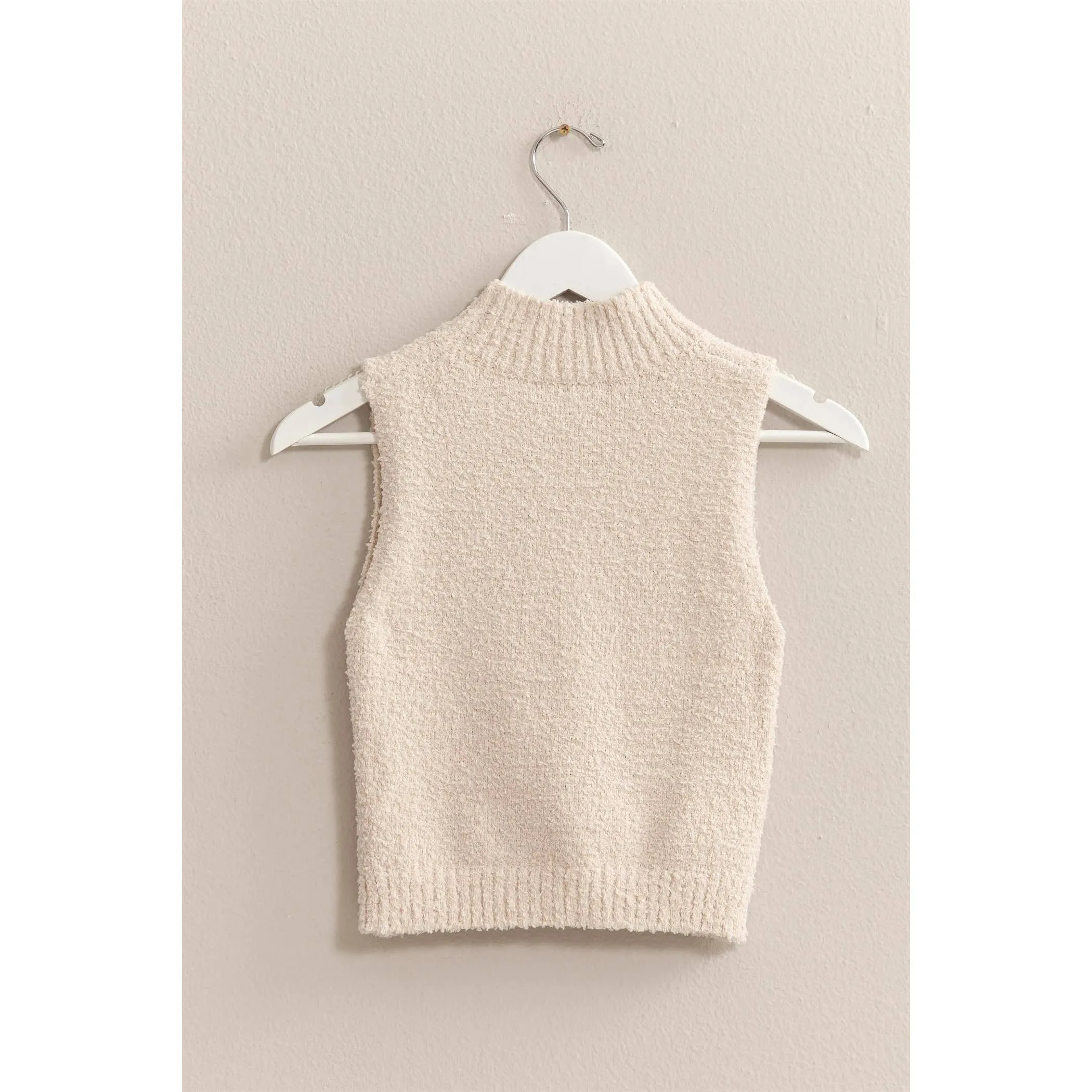 SLEEVELESS FUZZY KNIT TOP: CREAM